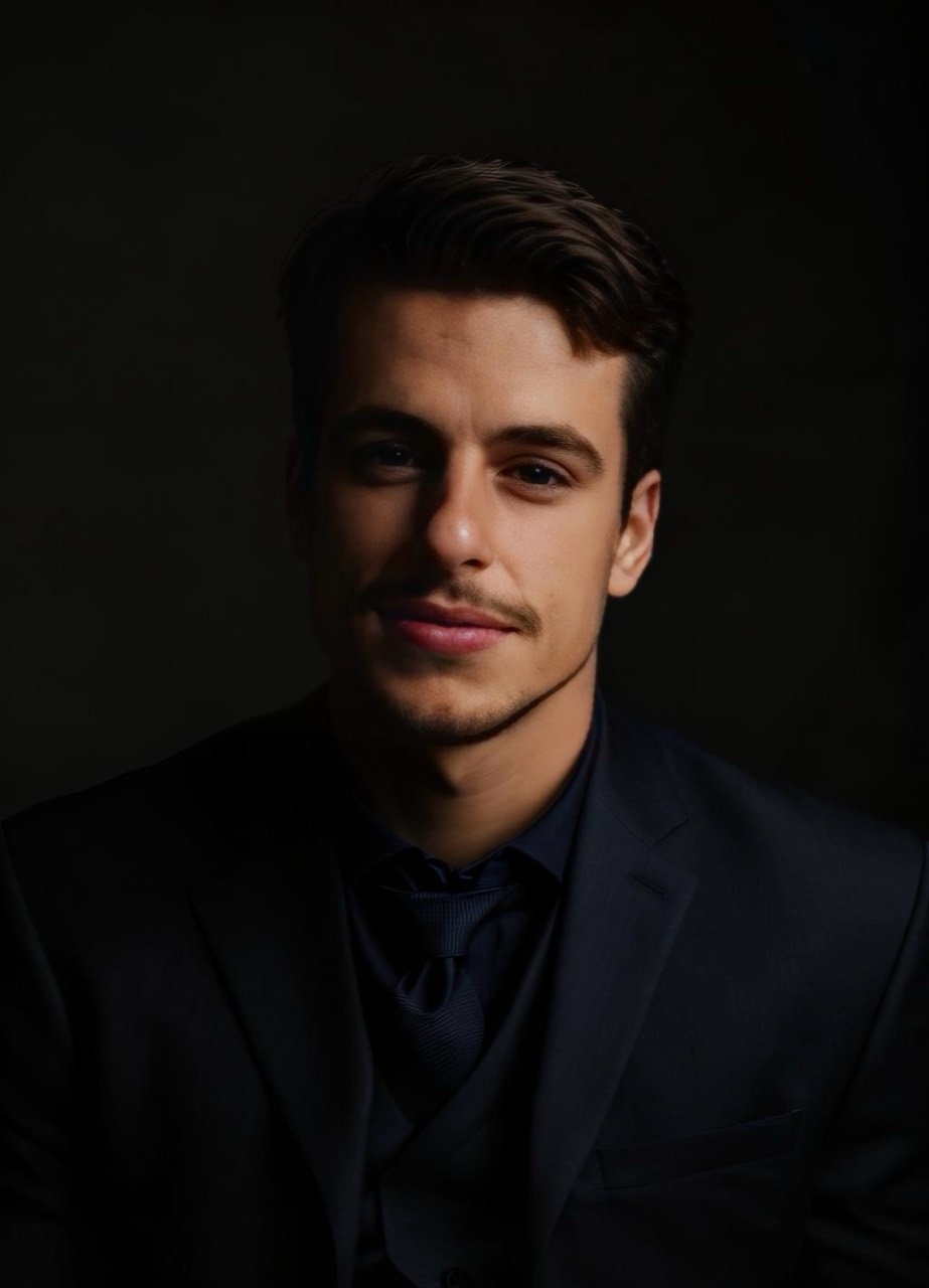 Miguel, the creator behind MrCardsTCG.